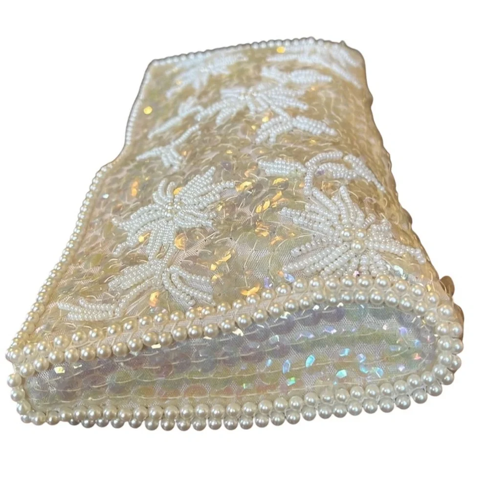 La Regale White w/Sequins & Beaded floral detail Clutch zip closure 8.5”Wx4.2”H